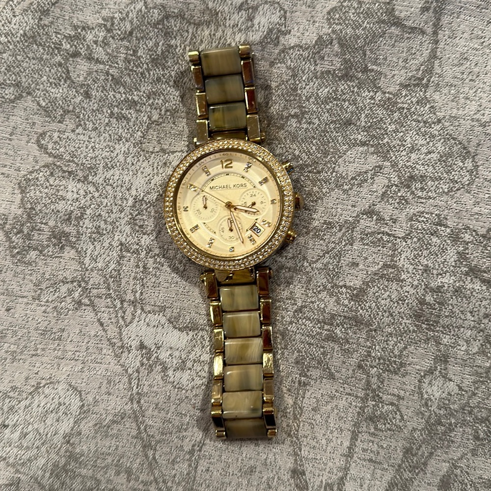 Michael kors gold watch